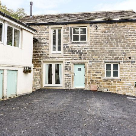 Morgan'S Barn Villa Huddersfield Exterior photo