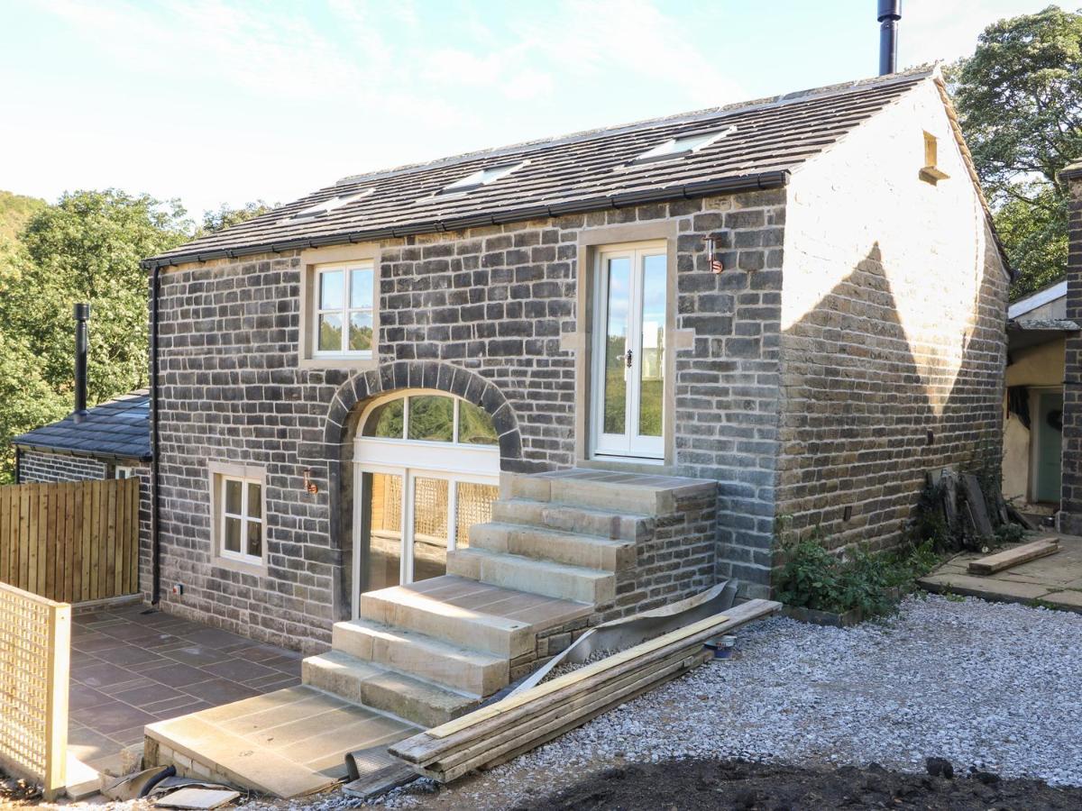 Morgan'S Barn Villa Huddersfield Exterior photo